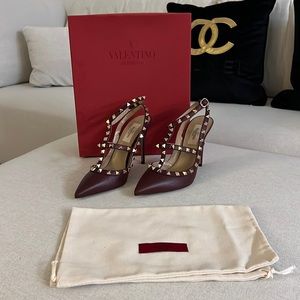Valentino Burgundy Leather Rockstud
Pointed Toe Ankle Strap Sandals Size 37 1/2